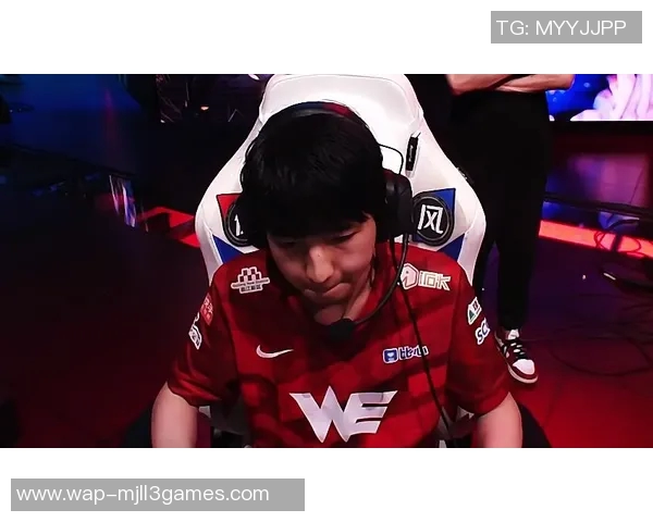 FPX战队在DOTA2赛场的转型之路及其成败得失分析